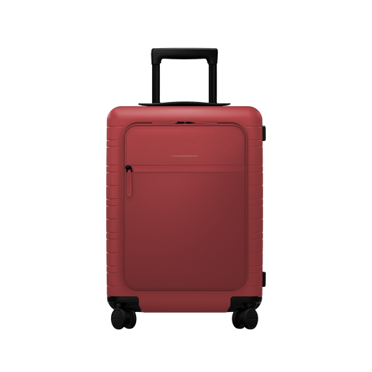 M5 / True Red / Vegan Multi Shell / Cabin Size with Front Pocket / Essential