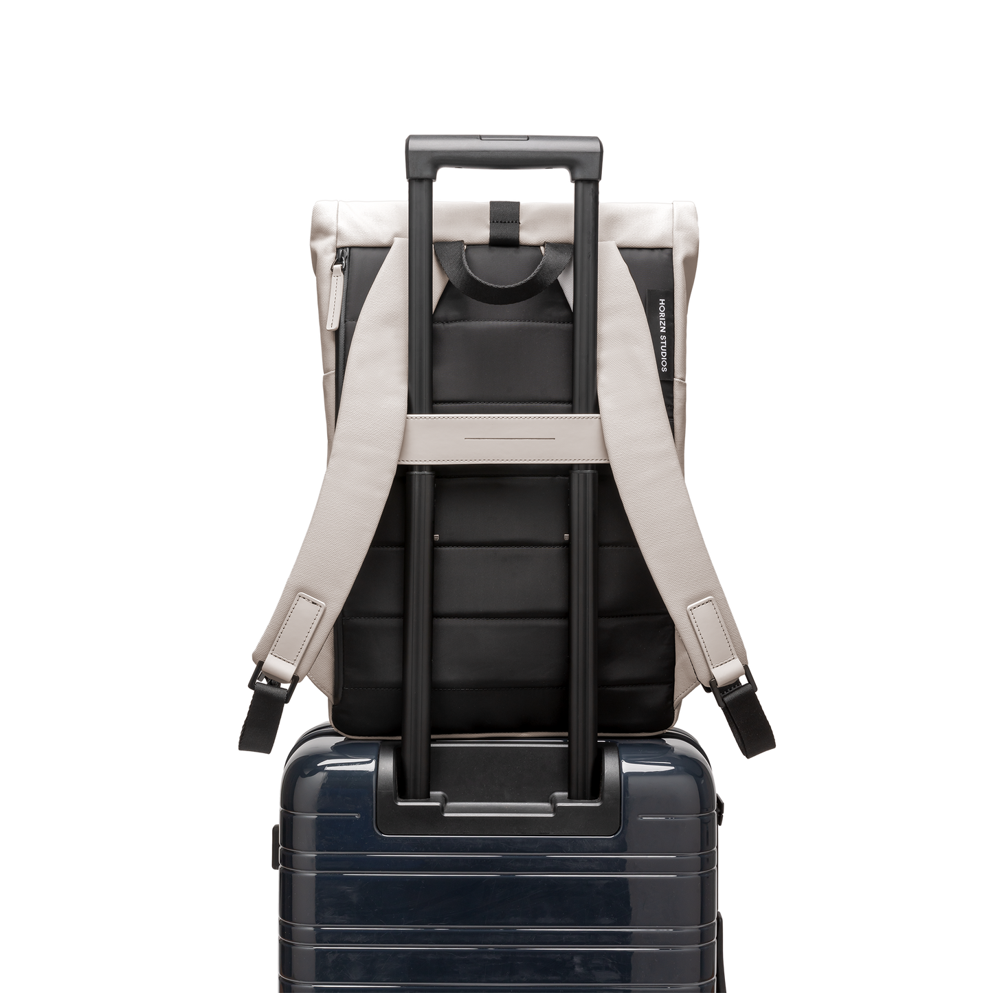 Sofo Rolltop Rucksack Rucksack Beige Vorderseite Trolley Rückseite - Wasserabweisend Vegan Ergonomisch - Horizn Studios