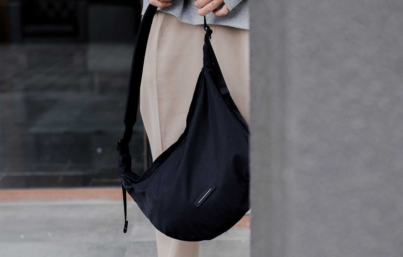 Chiado Crossbody On Model Pdp Btf 1 D571 4A64 B175 - Horizn Studios