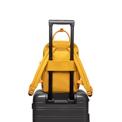 Aoyama Rucksack Small Bright Amber Rückseite Trolley - Wasserabweisend Vegan Ergonomisch - Horizn Studios