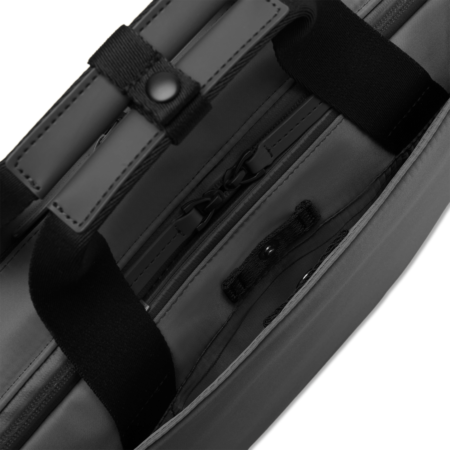 Gion Briefcase / All Black / Recycled Nylon
