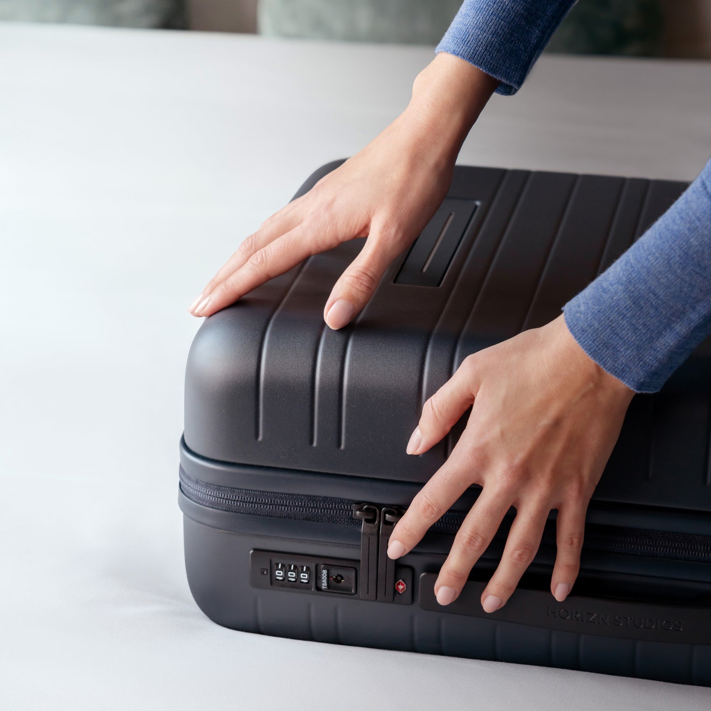 H5 / Sand Grey / Premium Hard Shell / Cabin Size / Pro