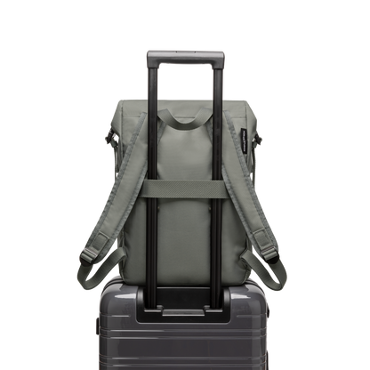 Shibuya Rolltop Rucksack Rucksack Grün Green Trolley Rückseite - Wasserabweisend Vegan Ergonomisch - Horizn Studios