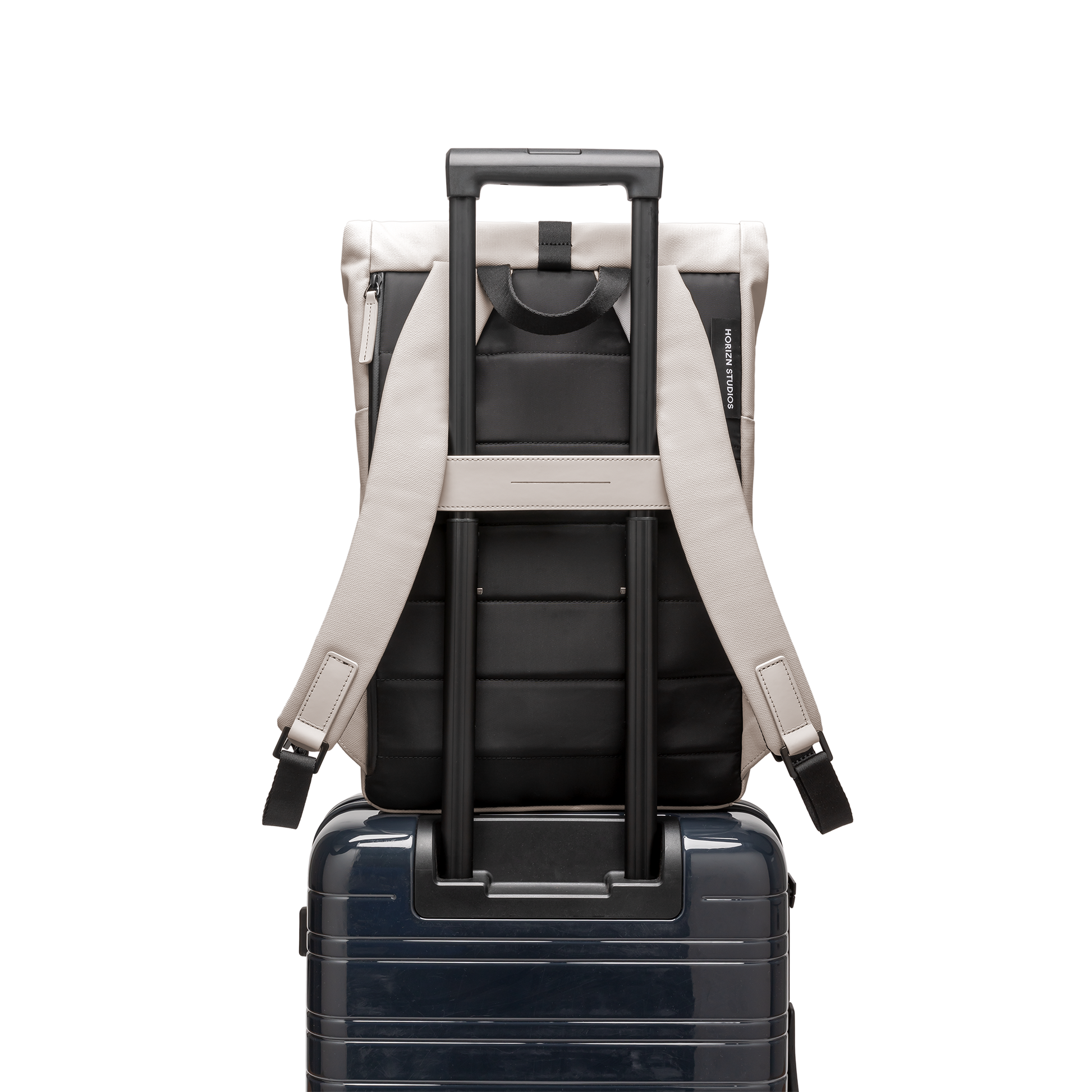 Sofo Rolltop Rucksack Rucksack Beige Vorderseite Trolley Rückseite - Wasserabweisend Vegan Ergonomisch - Horizn Studios