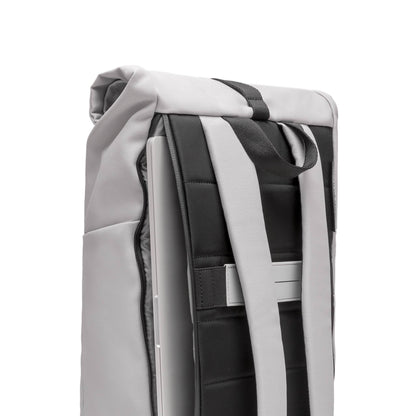 Sofo Rolltop Rucksack Rucksack Light Quartz Grau Laptop - Wasserabweisend Vegan Ergonomisch - Horizn Studios